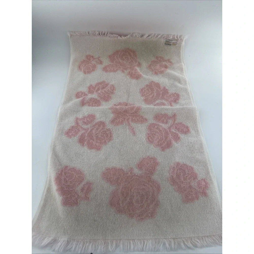 VTG Bath Towel Pink & White Floral Reversible with Fringe Martex 26x16